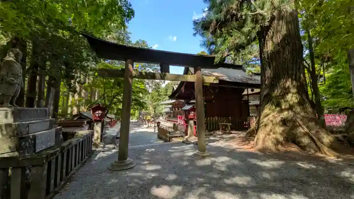 北口本宮冨士浅間神社の{uncategorized: "未分類", other: "その他", undefined: "問題あり", building: "その他建物", grave: "お墓", sacred_gate: "鳥居", guardian: "狛犬", statue: "像", buddha: "仏像", history: "歴史", nature: "自然", garden: "庭園", animal: "動物", pagoda: "塔", temizu: "手水舎", mountain_gate: "山門・神門", sanctuary: "本殿・本堂", subordinate: "末社・摂社", art: "芸術", scenery: "景色", jizo: "地蔵", ema: "絵馬", goshuin: "御朱印", omikuji: "おみくじ", items: "授与品その他", amulet: "お守り", goshuincho: "御朱印帳", eats: "食事", festival: "お祭り", votive_dance: "神楽", shichigosan: "七五三参", wedding: "結婚式", experience: "体験その他", initially: "初詣", around: "周辺", anti_infection: "感染症対策"}