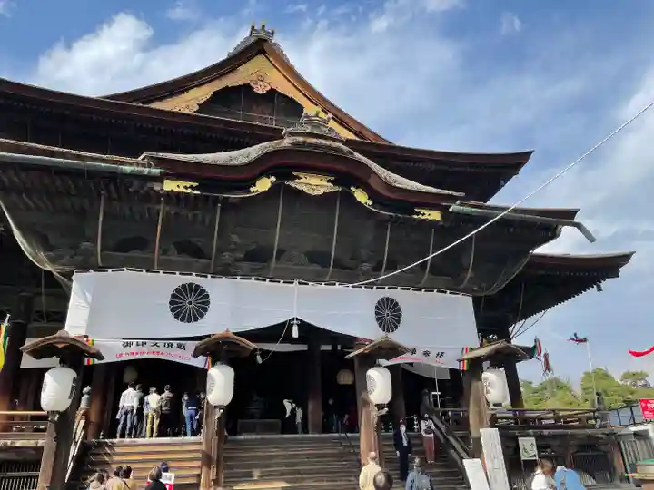 善光寺の本殿・本堂