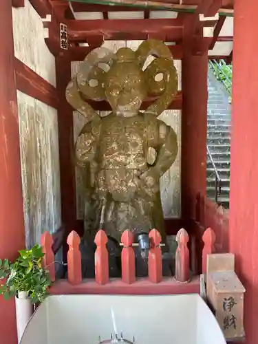 霊山寺の像