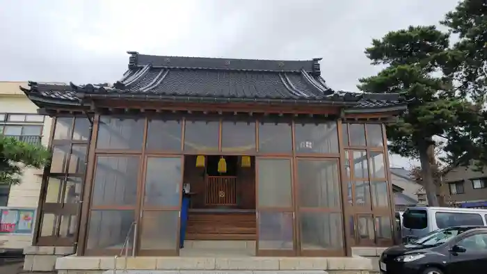 諏訪神社の本殿