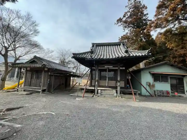 新城観音堂の{uncategorized: "未分類", other: "その他", undefined: "問題あり", building: "その他建物", grave: "お墓", sacred_gate: "鳥居", guardian: "狛犬", statue: "像", buddha: "仏像", history: "歴史", nature: "自然", garden: "庭園", animal: "動物", pagoda: "塔", temizu: "手水舎", mountain_gate: "山門・神門", sanctuary: "本殿・本堂", subordinate: "末社・摂社", art: "芸術", scenery: "景色", jizo: "地蔵", ema: "絵馬", goshuin: "御朱印", omikuji: "おみくじ", items: "授与品その他", amulet: "お守り", goshuincho: "御朱印帳", eats: "食事", festival: "お祭り", votive_dance: "神楽", shichigosan: "七五三参", wedding: "結婚式", experience: "体験その他", initially: "初詣", around: "周辺", anti_infection: "感染症対策"}