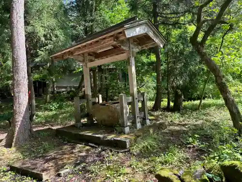 八幡神社(樺八幡神社)の手水舎