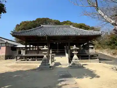 上内膳八幡神社の{uncategorized: "未分類", other: "その他", undefined: "問題あり", building: "その他建物", grave: "お墓", sacred_gate: "鳥居", guardian: "狛犬", statue: "像", buddha: "仏像", history: "歴史", nature: "自然", garden: "庭園", animal: "動物", pagoda: "塔", temizu: "手水舎", mountain_gate: "山門・神門", sanctuary: "本殿・本堂", subordinate: "末社・摂社", art: "芸術", scenery: "景色", jizo: "地蔵", ema: "絵馬", goshuin: "御朱印", omikuji: "おみくじ", items: "授与品その他", amulet: "お守り", goshuincho: "御朱印帳", eats: "食事", festival: "お祭り", votive_dance: "神楽", shichigosan: "七五三参", wedding: "結婚式", experience: "体験その他", initially: "初詣", around: "周辺", anti_infection: "感染症対策"}