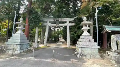 伊尼神社の鳥居