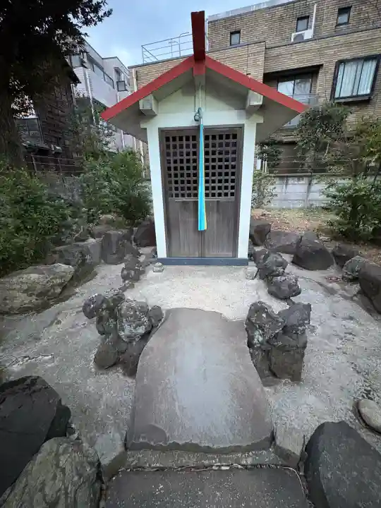 駒留八幡神社の{uncategorized: "未分類", other: "その他", undefined: "問題あり", building: "その他建物", grave: "お墓", sacred_gate: "鳥居", guardian: "狛犬", statue: "像", buddha: "仏像", history: "歴史", nature: "自然", garden: "庭園", animal: "動物", pagoda: "塔", temizu: "手水舎", mountain_gate: "山門・神門", sanctuary: "本殿・本堂", subordinate: "末社・摂社", art: "芸術", scenery: "景色", jizo: "地蔵", ema: "絵馬", goshuin: "御朱印", omikuji: "おみくじ", items: "授与品その他", amulet: "お守り", goshuincho: "御朱印帳", eats: "食事", festival: "お祭り", votive_dance: "神楽", shichigosan: "七五三参", wedding: "結婚式", experience: "体験その他", initially: "初詣", around: "周辺", anti_infection: "感染症対策"}