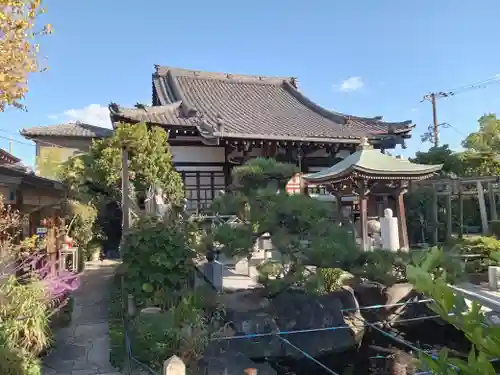 興徳寺の本殿