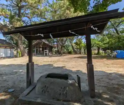 神明社の{uncategorized: "未分類", other: "その他", undefined: "問題あり", building: "その他建物", grave: "お墓", sacred_gate: "鳥居", guardian: "狛犬", statue: "像", buddha: "仏像", history: "歴史", nature: "自然", garden: "庭園", animal: "動物", pagoda: "塔", temizu: "手水舎", mountain_gate: "山門・神門", sanctuary: "本殿・本堂", subordinate: "末社・摂社", art: "芸術", scenery: "景色", jizo: "地蔵", ema: "絵馬", goshuin: "御朱印", omikuji: "おみくじ", items: "授与品その他", amulet: "お守り", goshuincho: "御朱印帳", eats: "食事", festival: "お祭り", votive_dance: "神楽", shichigosan: "七五三参", wedding: "結婚式", experience: "体験その他", initially: "初詣", around: "周辺", anti_infection: "感染症対策"}