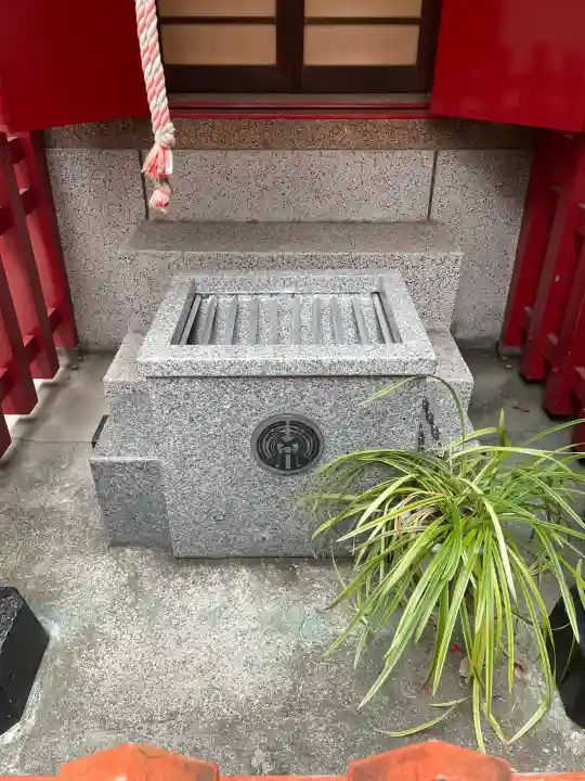 首尾稲荷大明神の{uncategorized: "未分類", other: "その他", undefined: "問題あり", building: "その他建物", grave: "お墓", sacred_gate: "鳥居", guardian: "狛犬", statue: "像", buddha: "仏像", history: "歴史", nature: "自然", garden: "庭園", animal: "動物", pagoda: "塔", temizu: "手水舎", mountain_gate: "山門・神門", sanctuary: "本殿・本堂", subordinate: "末社・摂社", art: "芸術", scenery: "景色", jizo: "地蔵", ema: "絵馬", goshuin: "御朱印", omikuji: "おみくじ", items: "授与品その他", amulet: "お守り", goshuincho: "御朱印帳", eats: "食事", festival: "お祭り", votive_dance: "神楽", shichigosan: "七五三参", wedding: "結婚式", experience: "体験その他", initially: "初詣", around: "周辺", anti_infection: "感染症対策"}