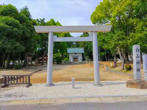 白山神社（狩宿）の鳥居