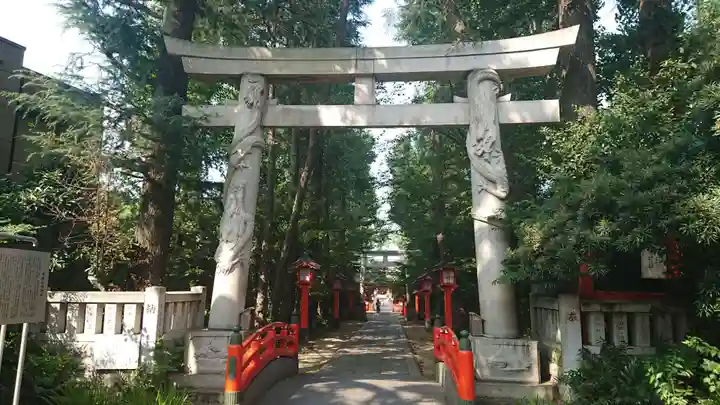 馬橋稲荷神社の鳥居