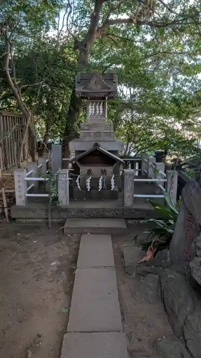 諏方神社の{uncategorized: "未分類", other: "その他", undefined: "問題あり", building: "その他建物", grave: "お墓", sacred_gate: "鳥居", guardian: "狛犬", statue: "像", buddha: "仏像", history: "歴史", nature: "自然", garden: "庭園", animal: "動物", pagoda: "塔", temizu: "手水舎", mountain_gate: "山門・神門", sanctuary: "本殿・本堂", subordinate: "末社・摂社", art: "芸術", scenery: "景色", jizo: "地蔵", ema: "絵馬", goshuin: "御朱印", omikuji: "おみくじ", items: "授与品その他", amulet: "お守り", goshuincho: "御朱印帳", eats: "食事", festival: "お祭り", votive_dance: "神楽", shichigosan: "七五三参", wedding: "結婚式", experience: "体験その他", initially: "初詣", around: "周辺", anti_infection: "感染症対策"}