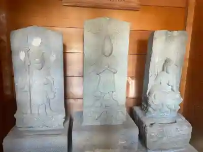 大戸神社の{uncategorized: "未分類", other: "その他", undefined: "問題あり", building: "その他建物", grave: "お墓", sacred_gate: "鳥居", guardian: "狛犬", statue: "像", buddha: "仏像", history: "歴史", nature: "自然", garden: "庭園", animal: "動物", pagoda: "塔", temizu: "手水舎", mountain_gate: "山門・神門", sanctuary: "本殿・本堂", subordinate: "末社・摂社", art: "芸術", scenery: "景色", jizo: "地蔵", ema: "絵馬", goshuin: "御朱印", omikuji: "おみくじ", items: "授与品その他", amulet: "お守り", goshuincho: "御朱印帳", eats: "食事", festival: "お祭り", votive_dance: "神楽", shichigosan: "七五三参", wedding: "結婚式", experience: "体験その他", initially: "初詣", around: "周辺", anti_infection: "感染症対策"}
