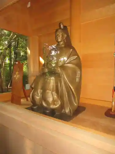 駒木諏訪神社の像