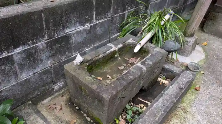 岩窟不動尊(巌窟不動尊/窟堂不動尊/窟堂/岩屋堂)の手水舎