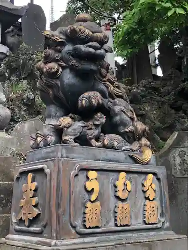 成田山新勝寺の狛犬