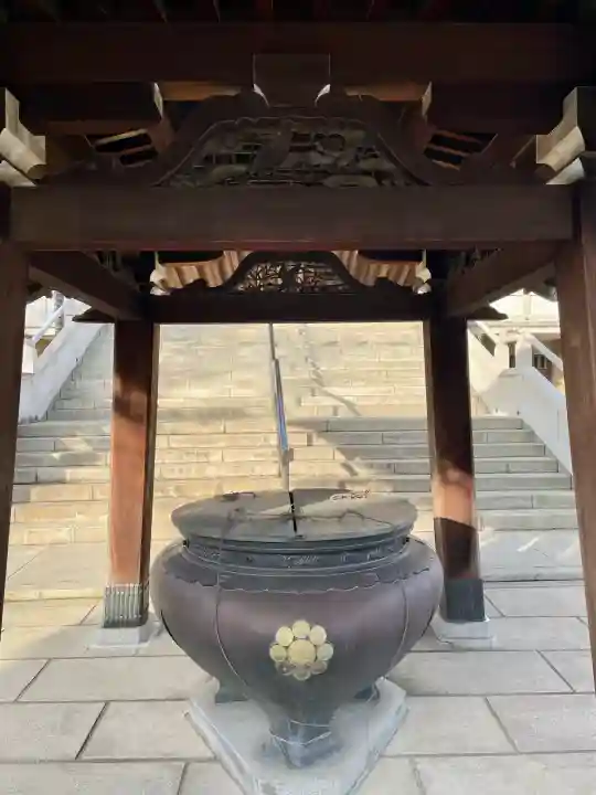 萬満寺の{uncategorized: "未分類", other: "その他", undefined: "問題あり", building: "その他建物", grave: "お墓", sacred_gate: "鳥居", guardian: "狛犬", statue: "像", buddha: "仏像", history: "歴史", nature: "自然", garden: "庭園", animal: "動物", pagoda: "塔", temizu: "手水舎", mountain_gate: "山門・神門", sanctuary: "本殿・本堂", subordinate: "末社・摂社", art: "芸術", scenery: "景色", jizo: "地蔵", ema: "絵馬", goshuin: "御朱印", omikuji: "おみくじ", items: "授与品その他", amulet: "お守り", goshuincho: "御朱印帳", eats: "食事", festival: "お祭り", votive_dance: "神楽", shichigosan: "七五三参", wedding: "結婚式", experience: "体験その他", initially: "初詣", around: "周辺", anti_infection: "感染症対策"}