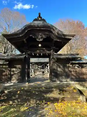 精忠神社の山門・神門