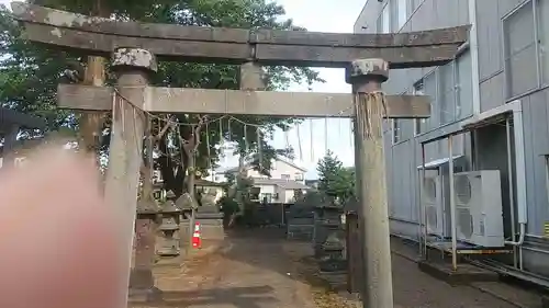 諏訪神社の鳥居