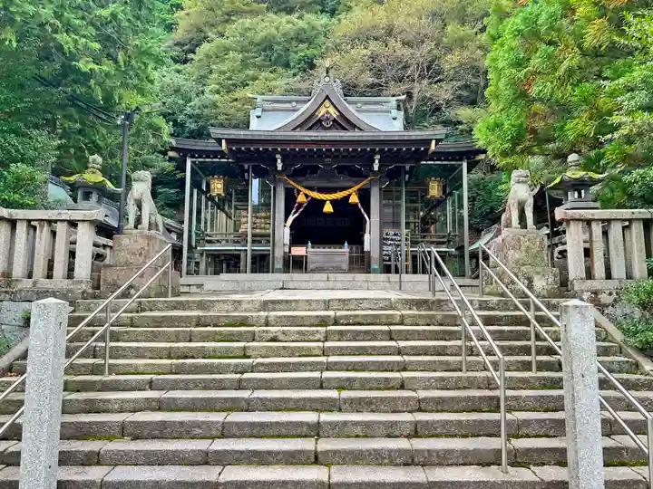 八幡神社の本殿・本堂