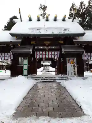 琴似神社の山門・神門
