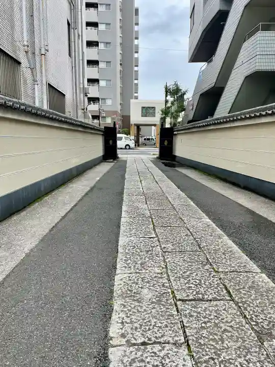 公春院の{uncategorized: "未分類", other: "その他", undefined: "問題あり", building: "その他建物", grave: "お墓", sacred_gate: "鳥居", guardian: "狛犬", statue: "像", buddha: "仏像", history: "歴史", nature: "自然", garden: "庭園", animal: "動物", pagoda: "塔", temizu: "手水舎", mountain_gate: "山門・神門", sanctuary: "本殿・本堂", subordinate: "末社・摂社", art: "芸術", scenery: "景色", jizo: "地蔵", ema: "絵馬", goshuin: "御朱印", omikuji: "おみくじ", items: "授与品その他", amulet: "お守り", goshuincho: "御朱印帳", eats: "食事", festival: "お祭り", votive_dance: "神楽", shichigosan: "七五三参", wedding: "結婚式", experience: "体験その他", initially: "初詣", around: "周辺", anti_infection: "感染症対策"}