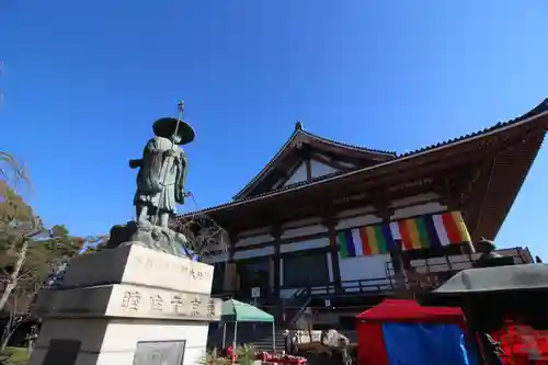 西新井大師総持寺の像