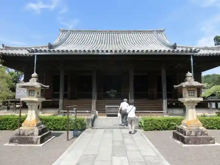 道成寺の本殿・本堂