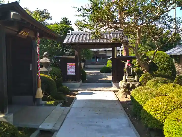 円泉寺の山門・神門