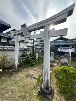 八田大明神社の{uncategorized: "未分類", other: "その他", undefined: "問題あり", building: "その他建物", grave: "お墓", sacred_gate: "鳥居", guardian: "狛犬", statue: "像", buddha: "仏像", history: "歴史", nature: "自然", garden: "庭園", animal: "動物", pagoda: "塔", temizu: "手水舎", mountain_gate: "山門・神門", sanctuary: "本殿・本堂", subordinate: "末社・摂社", art: "芸術", scenery: "景色", jizo: "地蔵", ema: "絵馬", goshuin: "御朱印", omikuji: "おみくじ", items: "授与品その他", amulet: "お守り", goshuincho: "御朱印帳", eats: "食事", festival: "お祭り", votive_dance: "神楽", shichigosan: "七五三参", wedding: "結婚式", experience: "体験その他", initially: "初詣", around: "周辺", anti_infection: "感染症対策"}