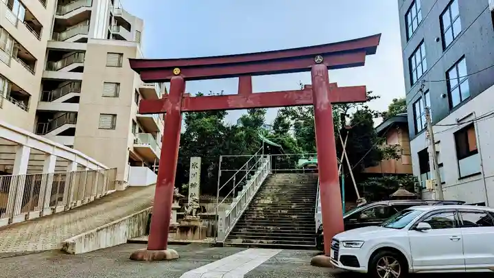 白金氷川神社の鳥居