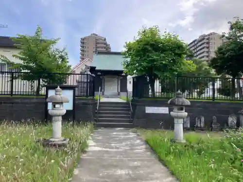 山王神社の{uncategorized: "未分類", other: "その他", undefined: "問題あり", building: "その他建物", grave: "お墓", sacred_gate: "鳥居", guardian: "狛犬", statue: "像", buddha: "仏像", history: "歴史", nature: "自然", garden: "庭園", animal: "動物", pagoda: "塔", temizu: "手水舎", mountain_gate: "山門・神門", sanctuary: "本殿・本堂", subordinate: "末社・摂社", art: "芸術", scenery: "景色", jizo: "地蔵", ema: "絵馬", goshuin: "御朱印", omikuji: "おみくじ", items: "授与品その他", amulet: "お守り", goshuincho: "御朱印帳", eats: "食事", festival: "お祭り", votive_dance: "神楽", shichigosan: "七五三参", wedding: "結婚式", experience: "体験その他", initially: "初詣", around: "周辺", anti_infection: "感染症対策"}