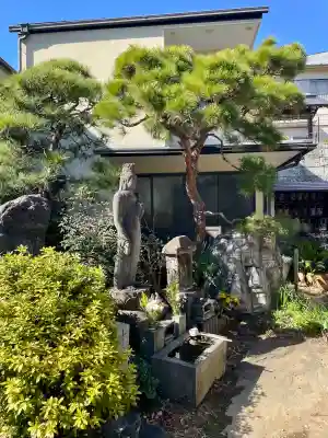養国寺の{uncategorized: "未分類", other: "その他", undefined: "問題あり", building: "その他建物", grave: "お墓", sacred_gate: "鳥居", guardian: "狛犬", statue: "像", buddha: "仏像", history: "歴史", nature: "自然", garden: "庭園", animal: "動物", pagoda: "塔", temizu: "手水舎", mountain_gate: "山門・神門", sanctuary: "本殿・本堂", subordinate: "末社・摂社", art: "芸術", scenery: "景色", jizo: "地蔵", ema: "絵馬", goshuin: "御朱印", omikuji: "おみくじ", items: "授与品その他", amulet: "お守り", goshuincho: "御朱印帳", eats: "食事", festival: "お祭り", votive_dance: "神楽", shichigosan: "七五三参", wedding: "結婚式", experience: "体験その他", initially: "初詣", around: "周辺", anti_infection: "感染症対策"}