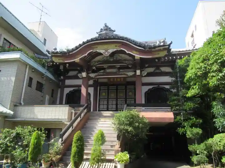 霊梅寺の本殿・本堂