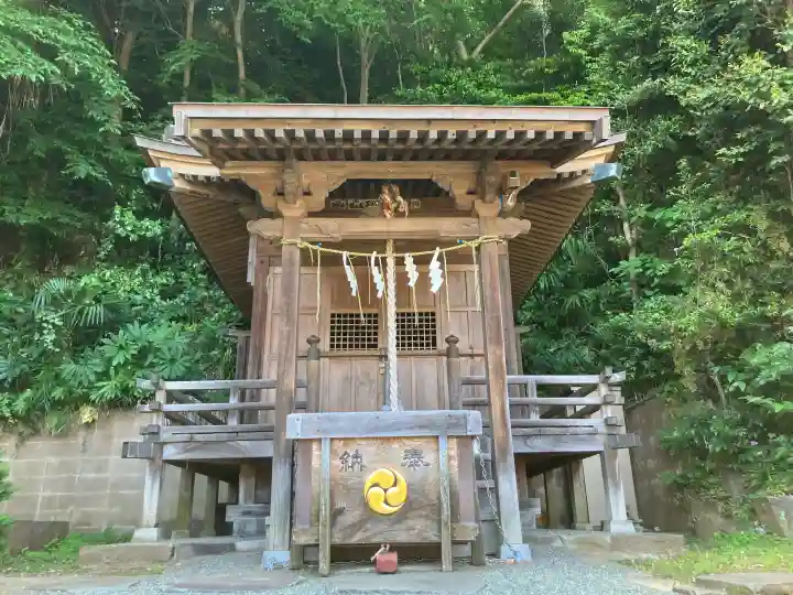 熊野神社(柴町)の{uncategorized: "未分類", other: "その他", undefined: "問題あり", building: "その他建物", grave: "お墓", sacred_gate: "鳥居", guardian: "狛犬", statue: "像", buddha: "仏像", history: "歴史", nature: "自然", garden: "庭園", animal: "動物", pagoda: "塔", temizu: "手水舎", mountain_gate: "山門・神門", sanctuary: "本殿・本堂", subordinate: "末社・摂社", art: "芸術", scenery: "景色", jizo: "地蔵", ema: "絵馬", goshuin: "御朱印", omikuji: "おみくじ", items: "授与品その他", amulet: "お守り", goshuincho: "御朱印帳", eats: "食事", festival: "お祭り", votive_dance: "神楽", shichigosan: "七五三参", wedding: "結婚式", experience: "体験その他", initially: "初詣", around: "周辺", anti_infection: "感染症対策"}