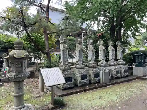 荘厳寺の地蔵