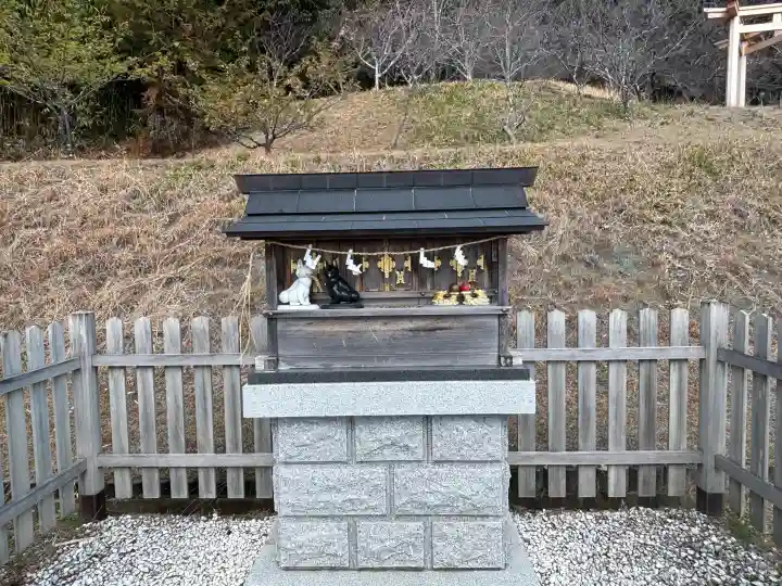 谷崎天神社の{uncategorized: "未分類", other: "その他", undefined: "問題あり", building: "その他建物", grave: "お墓", sacred_gate: "鳥居", guardian: "狛犬", statue: "像", buddha: "仏像", history: "歴史", nature: "自然", garden: "庭園", animal: "動物", pagoda: "塔", temizu: "手水舎", mountain_gate: "山門・神門", sanctuary: "本殿・本堂", subordinate: "末社・摂社", art: "芸術", scenery: "景色", jizo: "地蔵", ema: "絵馬", goshuin: "御朱印", omikuji: "おみくじ", items: "授与品その他", amulet: "お守り", goshuincho: "御朱印帳", eats: "食事", festival: "お祭り", votive_dance: "神楽", shichigosan: "七五三参", wedding: "結婚式", experience: "体験その他", initially: "初詣", around: "周辺", anti_infection: "感染症対策"}