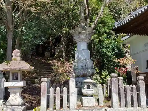 萬勝寺の塔