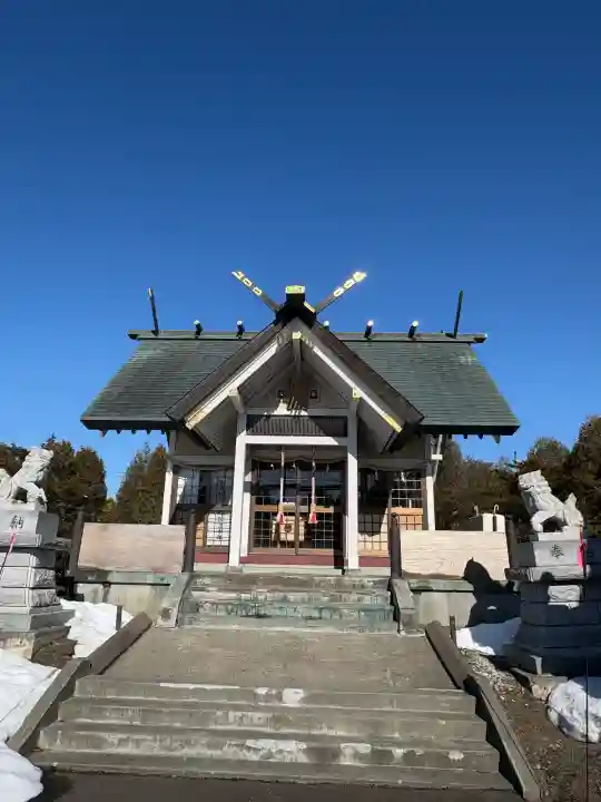 豊幌神社の{uncategorized: "未分類", other: "その他", undefined: "問題あり", building: "その他建物", grave: "お墓", sacred_gate: "鳥居", guardian: "狛犬", statue: "像", buddha: "仏像", history: "歴史", nature: "自然", garden: "庭園", animal: "動物", pagoda: "塔", temizu: "手水舎", mountain_gate: "山門・神門", sanctuary: "本殿・本堂", subordinate: "末社・摂社", art: "芸術", scenery: "景色", jizo: "地蔵", ema: "絵馬", goshuin: "御朱印", omikuji: "おみくじ", items: "授与品その他", amulet: "お守り", goshuincho: "御朱印帳", eats: "食事", festival: "お祭り", votive_dance: "神楽", shichigosan: "七五三参", wedding: "結婚式", experience: "体験その他", initially: "初詣", around: "周辺", anti_infection: "感染症対策"}