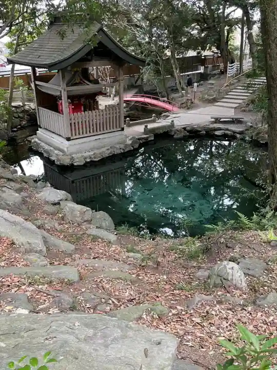 泉神社の{uncategorized: "未分類", other: "その他", undefined: "問題あり", building: "その他建物", grave: "お墓", sacred_gate: "鳥居", guardian: "狛犬", statue: "像", buddha: "仏像", history: "歴史", nature: "自然", garden: "庭園", animal: "動物", pagoda: "塔", temizu: "手水舎", mountain_gate: "山門・神門", sanctuary: "本殿・本堂", subordinate: "末社・摂社", art: "芸術", scenery: "景色", jizo: "地蔵", ema: "絵馬", goshuin: "御朱印", omikuji: "おみくじ", items: "授与品その他", amulet: "お守り", goshuincho: "御朱印帳", eats: "食事", festival: "お祭り", votive_dance: "神楽", shichigosan: "七五三参", wedding: "結婚式", experience: "体験その他", initially: "初詣", around: "周辺", anti_infection: "感染症対策"}