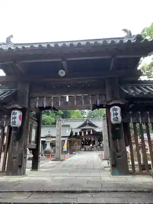 冠纓神社の山門・神門