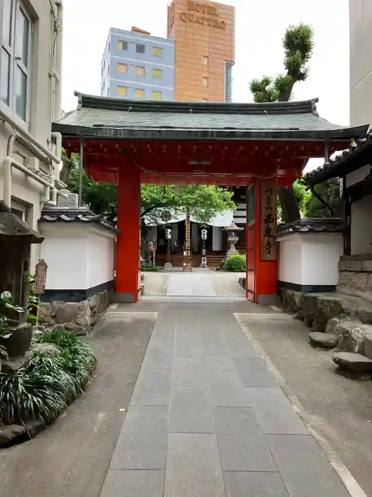 西光寺の山門・神門
