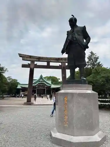 豊國神社の像