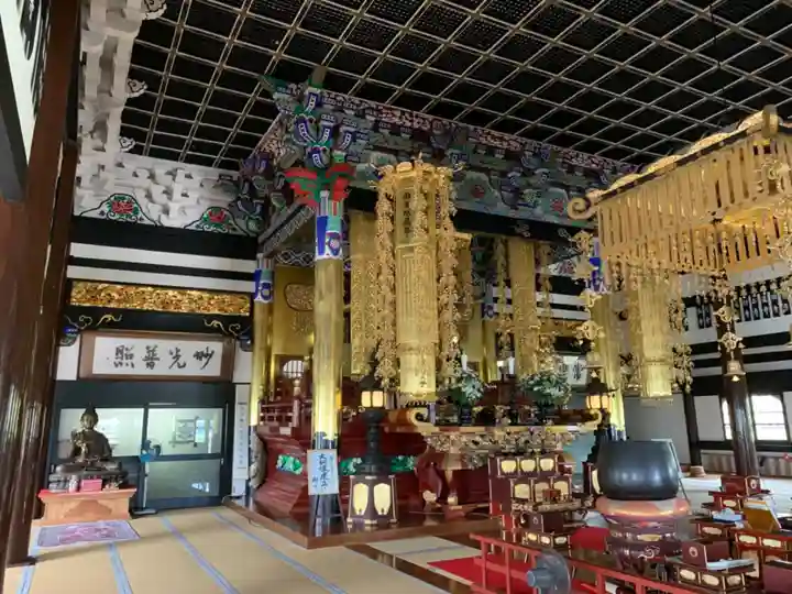 東身延藻原寺の本殿・本堂