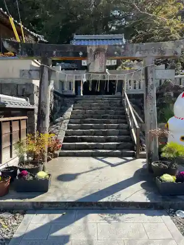 お松大権現の{uncategorized: "未分類", other: "その他", undefined: "問題あり", building: "その他建物", grave: "お墓", sacred_gate: "鳥居", guardian: "狛犬", statue: "像", buddha: "仏像", history: "歴史", nature: "自然", garden: "庭園", animal: "動物", pagoda: "塔", temizu: "手水舎", mountain_gate: "山門・神門", sanctuary: "本殿・本堂", subordinate: "末社・摂社", art: "芸術", scenery: "景色", jizo: "地蔵", ema: "絵馬", goshuin: "御朱印", omikuji: "おみくじ", items: "授与品その他", amulet: "お守り", goshuincho: "御朱印帳", eats: "食事", festival: "お祭り", votive_dance: "神楽", shichigosan: "七五三参", wedding: "結婚式", experience: "体験その他", initially: "初詣", around: "周辺", anti_infection: "感染症対策"}