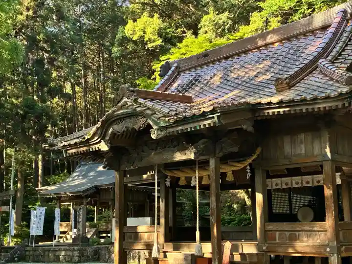 射手引神社の{uncategorized: "未分類", other: "その他", undefined: "問題あり", building: "その他建物", grave: "お墓", sacred_gate: "鳥居", guardian: "狛犬", statue: "像", buddha: "仏像", history: "歴史", nature: "自然", garden: "庭園", animal: "動物", pagoda: "塔", temizu: "手水舎", mountain_gate: "山門・神門", sanctuary: "本殿・本堂", subordinate: "末社・摂社", art: "芸術", scenery: "景色", jizo: "地蔵", ema: "絵馬", goshuin: "御朱印", omikuji: "おみくじ", items: "授与品その他", amulet: "お守り", goshuincho: "御朱印帳", eats: "食事", festival: "お祭り", votive_dance: "神楽", shichigosan: "七五三参", wedding: "結婚式", experience: "体験その他", initially: "初詣", around: "周辺", anti_infection: "感染症対策"}
