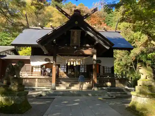 春日山神社の本殿