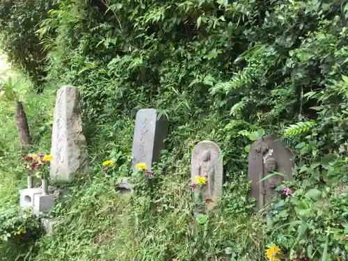 霊川寺の像