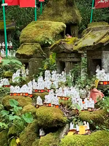 佐助稲荷神社の末社・摂社