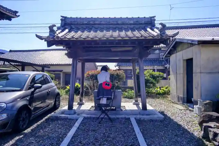 長寿寺(長壽寺)の{uncategorized: "未分類", other: "その他", undefined: "問題あり", building: "その他建物", grave: "お墓", sacred_gate: "鳥居", guardian: "狛犬", statue: "像", buddha: "仏像", history: "歴史", nature: "自然", garden: "庭園", animal: "動物", pagoda: "塔", temizu: "手水舎", mountain_gate: "山門・神門", sanctuary: "本殿・本堂", subordinate: "末社・摂社", art: "芸術", scenery: "景色", jizo: "地蔵", ema: "絵馬", goshuin: "御朱印", omikuji: "おみくじ", items: "授与品その他", amulet: "お守り", goshuincho: "御朱印帳", eats: "食事", festival: "お祭り", votive_dance: "神楽", shichigosan: "七五三参", wedding: "結婚式", experience: "体験その他", initially: "初詣", around: "周辺", anti_infection: "感染症対策"}