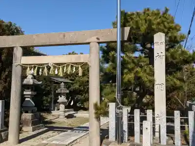 神明社（金棒神明社）の{uncategorized: "未分類", other: "その他", undefined: "問題あり", building: "その他建物", grave: "お墓", sacred_gate: "鳥居", guardian: "狛犬", statue: "像", buddha: "仏像", history: "歴史", nature: "自然", garden: "庭園", animal: "動物", pagoda: "塔", temizu: "手水舎", mountain_gate: "山門・神門", sanctuary: "本殿・本堂", subordinate: "末社・摂社", art: "芸術", scenery: "景色", jizo: "地蔵", ema: "絵馬", goshuin: "御朱印", omikuji: "おみくじ", items: "授与品その他", amulet: "お守り", goshuincho: "御朱印帳", eats: "食事", festival: "お祭り", votive_dance: "神楽", shichigosan: "七五三参", wedding: "結婚式", experience: "体験その他", initially: "初詣", around: "周辺", anti_infection: "感染症対策"}